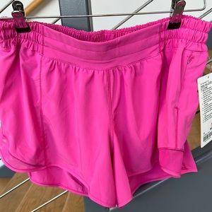 Lululemon hotty hot LR short